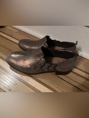 NWT Clarks Trish Bell Metallic Gunmetal Slip -On Loafers size 8